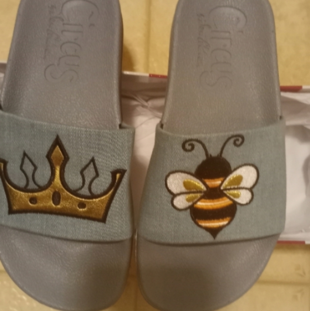 QueenBee Sandals